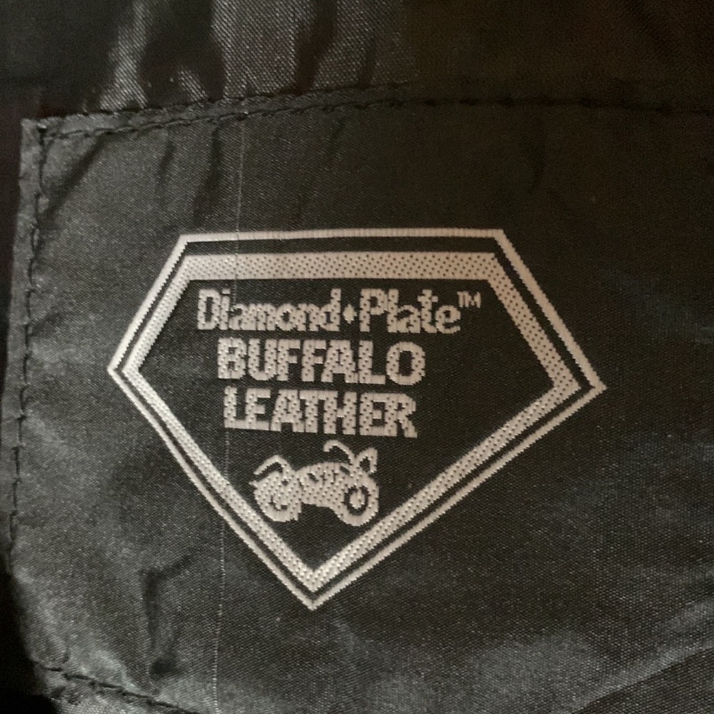 Diamond Plate buffalo leather vest with embroidered flowers Size Medium - Picture 10 of 13